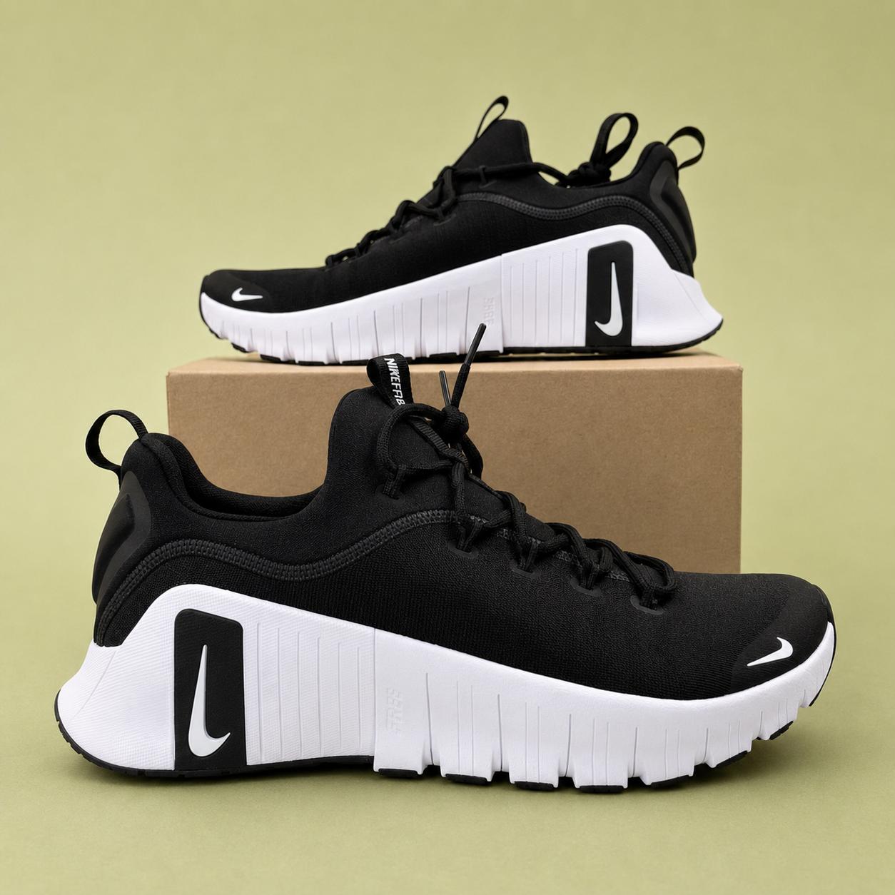 Nike Free Metcon 6 (Black And White)